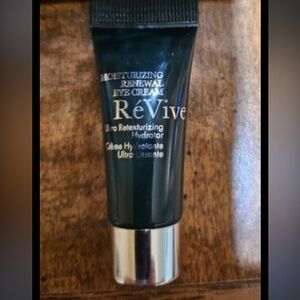 RÉVIVE MOISTURIZING RENEWAL EYE CREAM UltraRetexturizing Hydrator3ml(140$ fr15ml